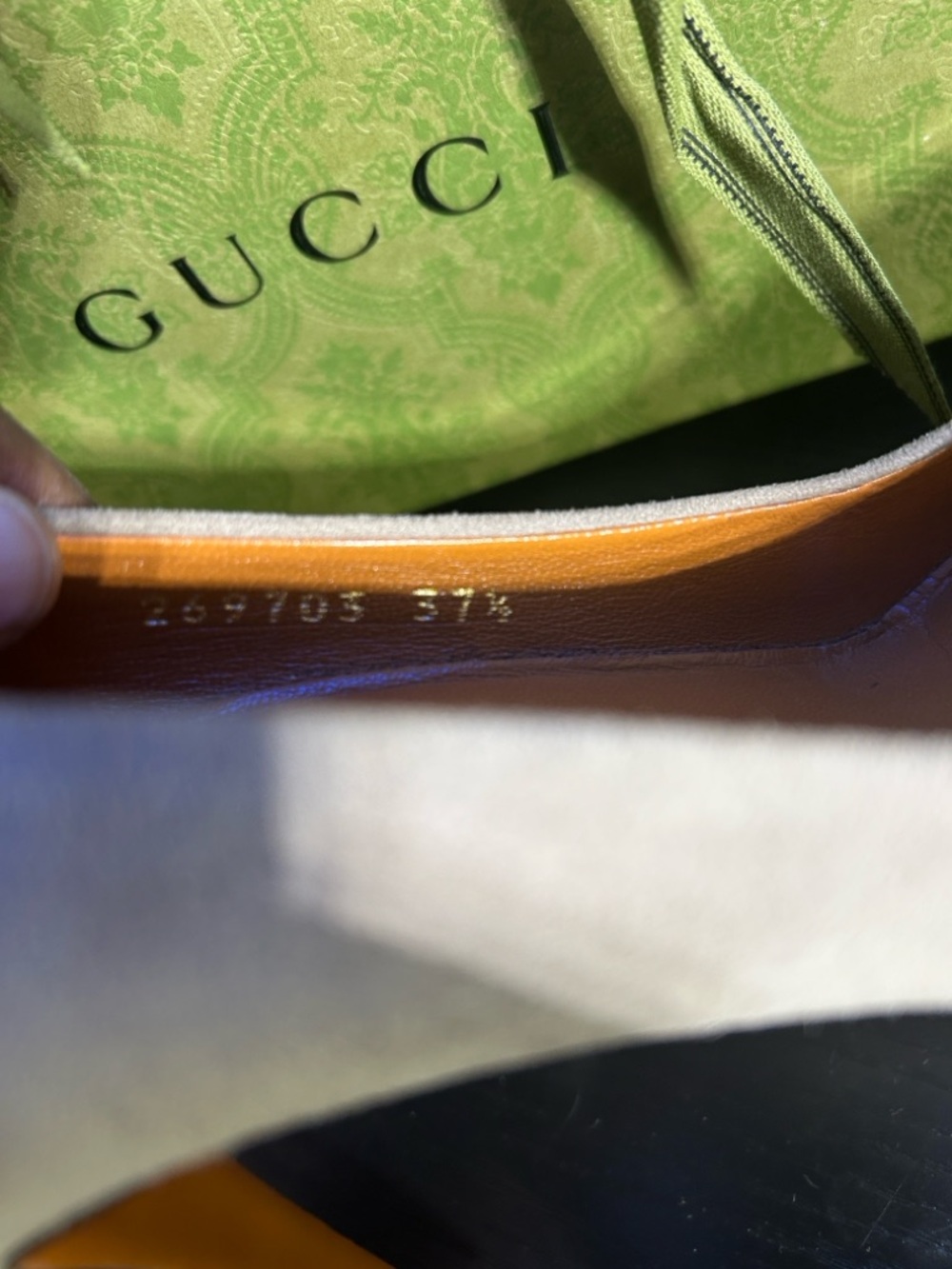 Gucci Women's Suede Taupe / Gray Suede Round-Toe Pumps w Gucci Box/Ribbon&Tissue - Picture 9 of 10